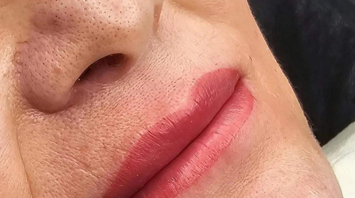 before and after aquarelle lips tattoo healing
