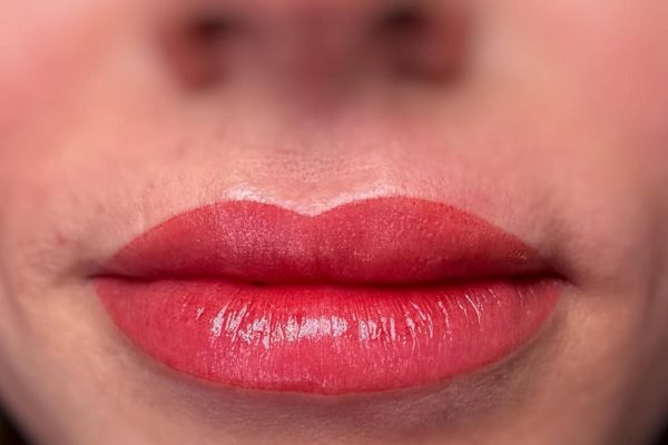 Lip Liner Pigment Migration: Risks, Causes, Prevention, and Fixes