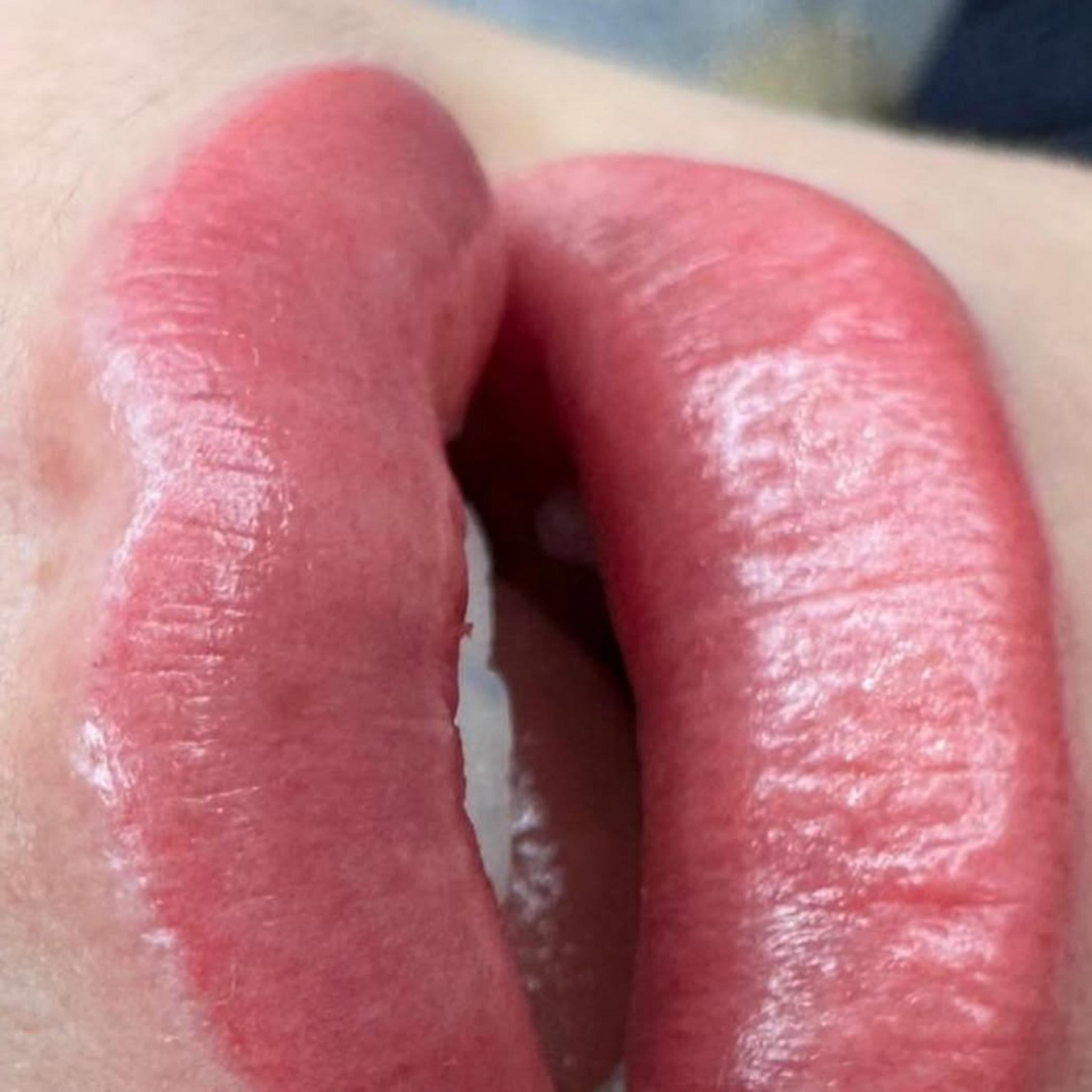 healing stages lip liner tattoo