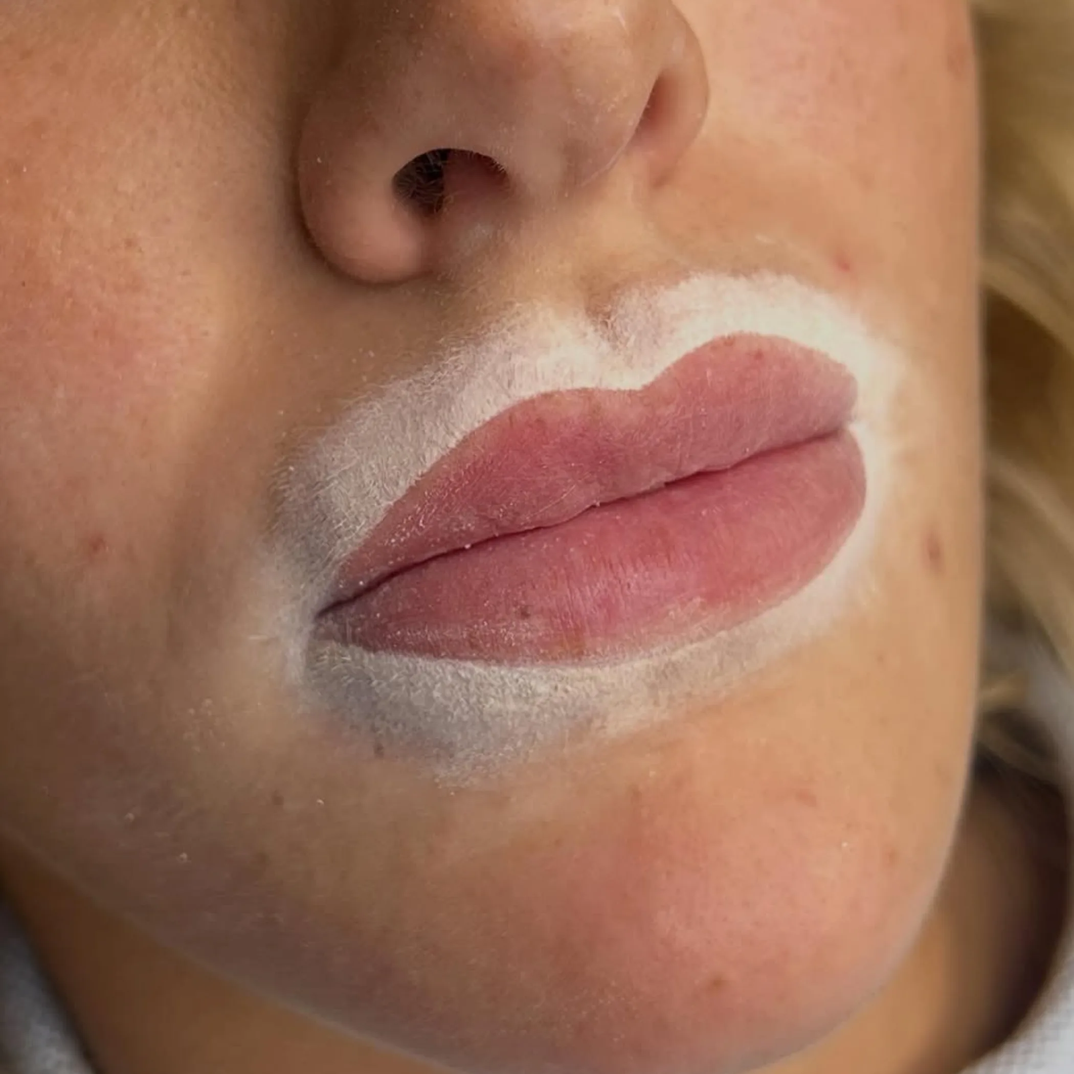 uliana kasperska cosmetic artist working